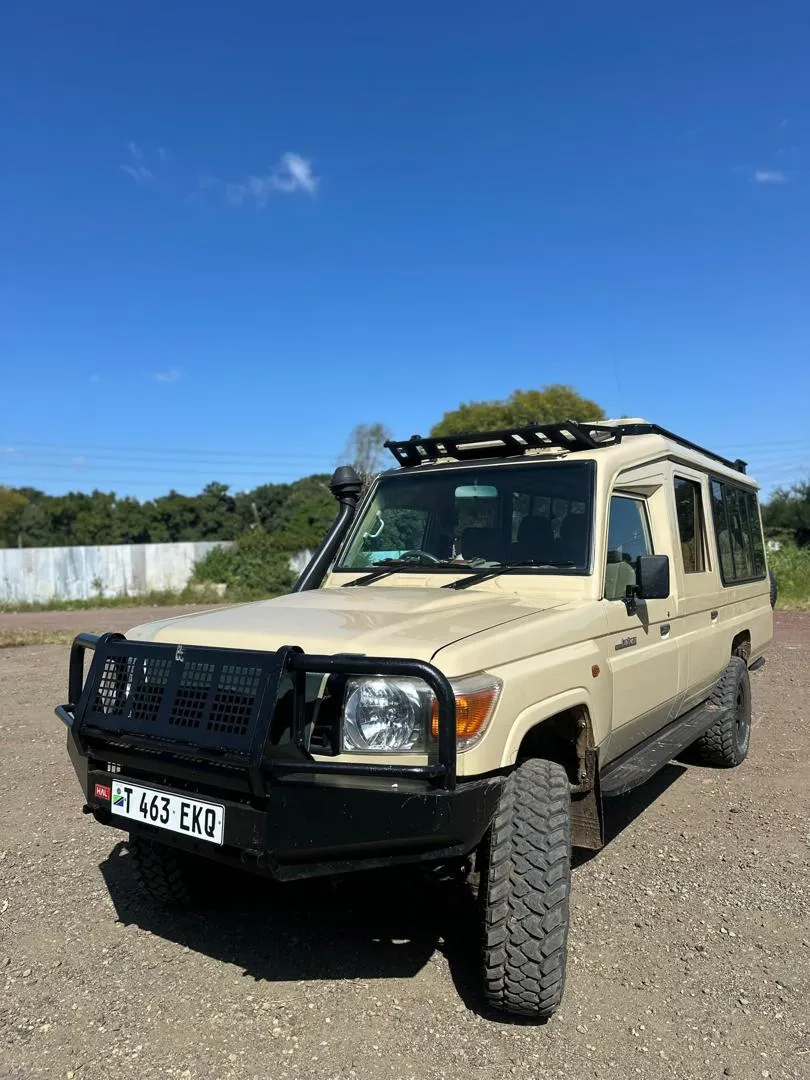 4x4 Land Cruiser Exterior